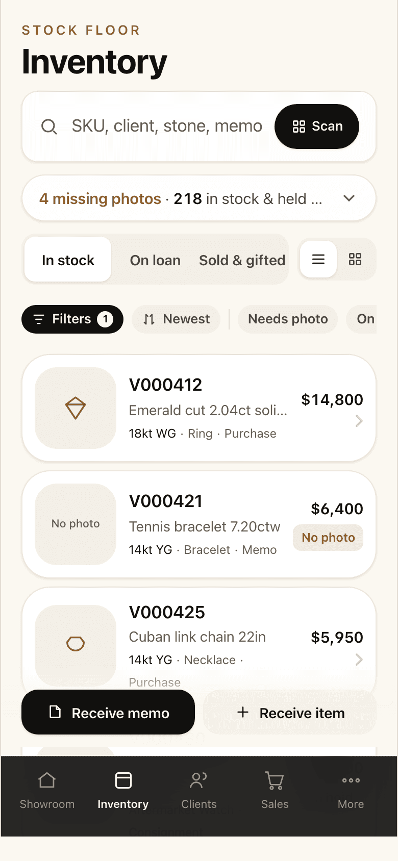 The stock list on a phone: search, pieces in stock, stock value, and a scan button.